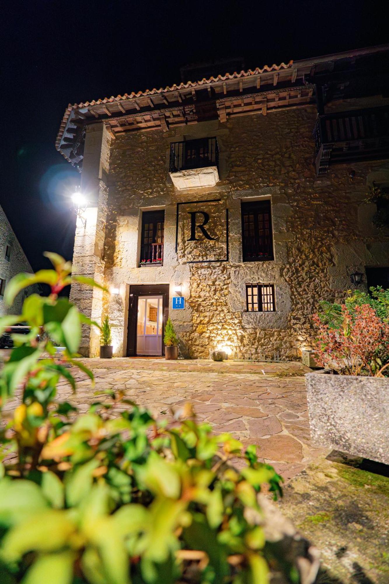 Hotel R Santillana Santillana del Mar Bagian luar foto