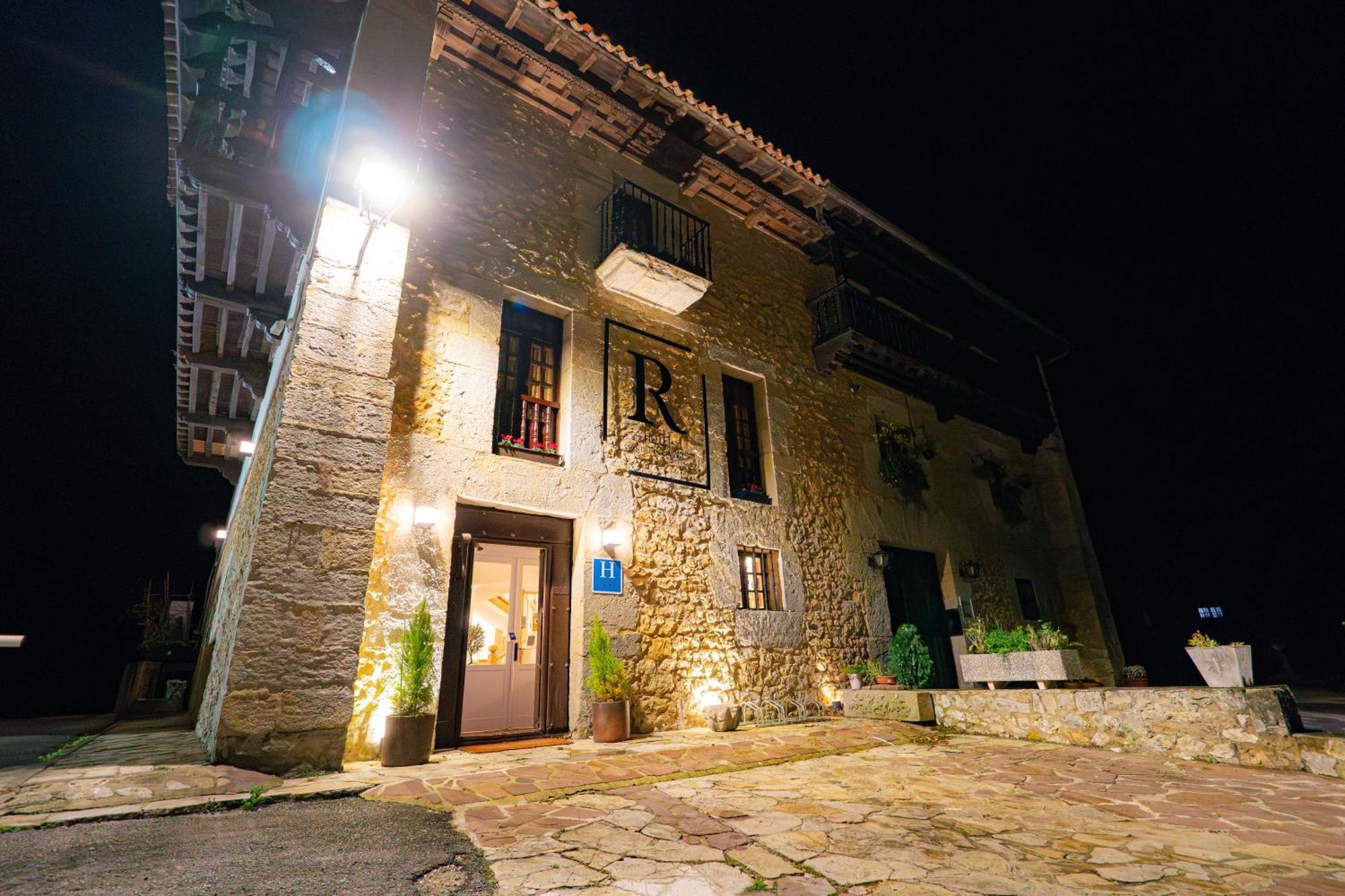 Hotel R Santillana Santillana del Mar Bagian luar foto