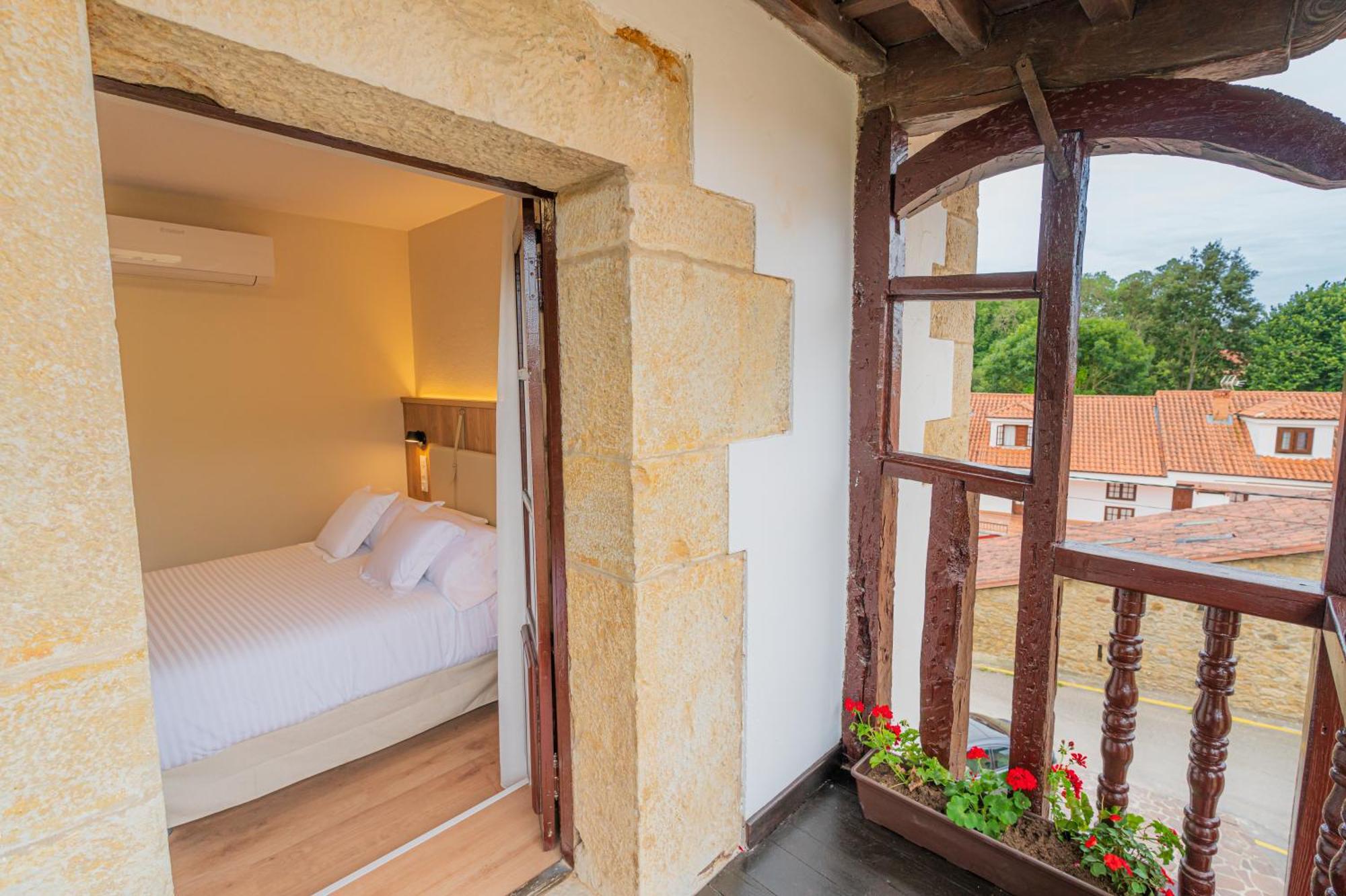 Hotel R Santillana Santillana del Mar Bagian luar foto